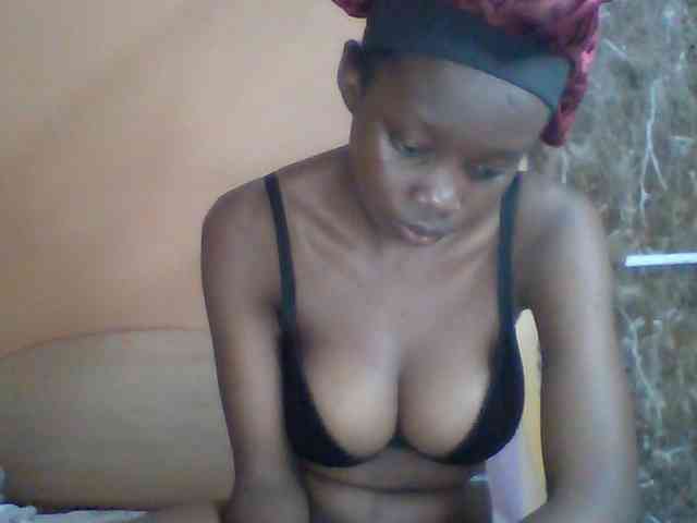 Sexyebonyxx webcam