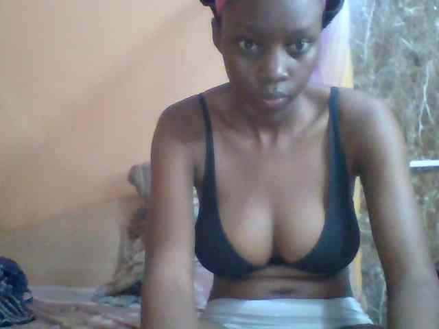 Essyknight Live Webcam on BongaCams