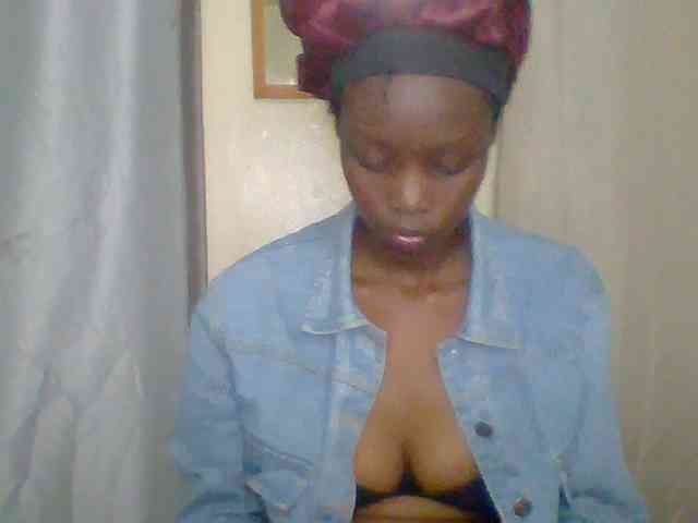 Sexyebonyxx webcam