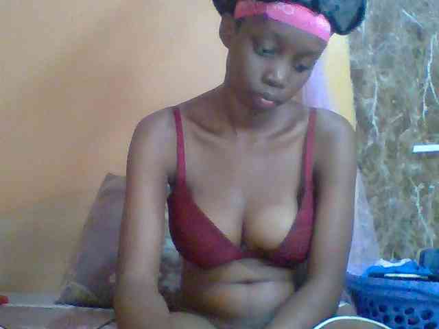 Sexyebonyxx webcam
