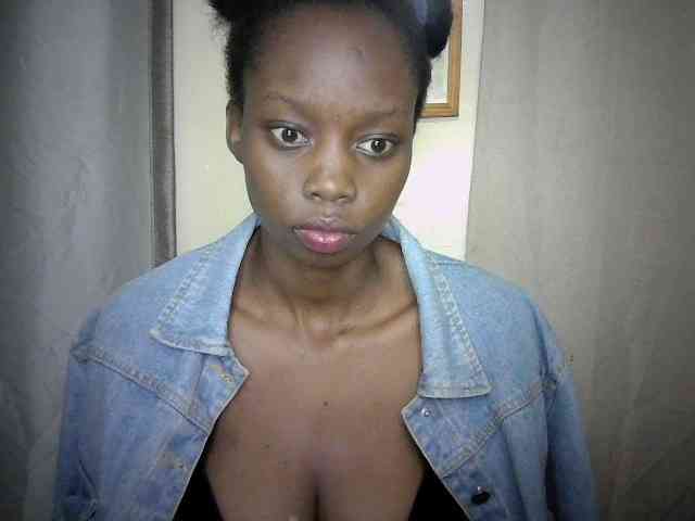 Sexyebonyxx webcam