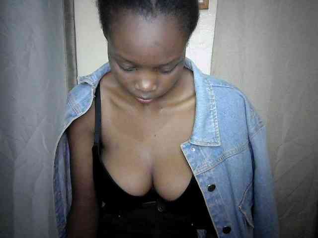 Sexyebonyxx webcam