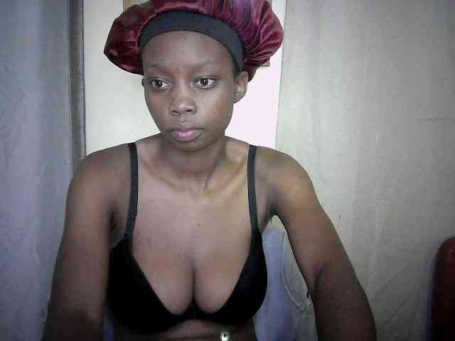 Sexyebonyxx webcam