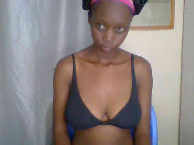 Essyknight Live Webcam on BongaCams