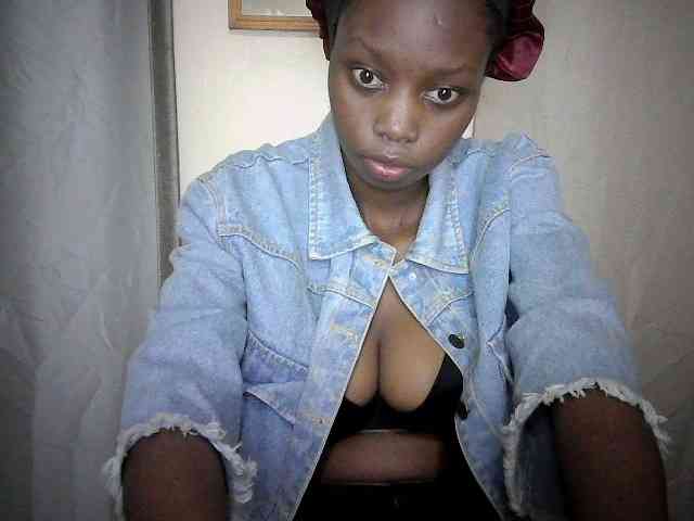 Sexyebonyxx webcam