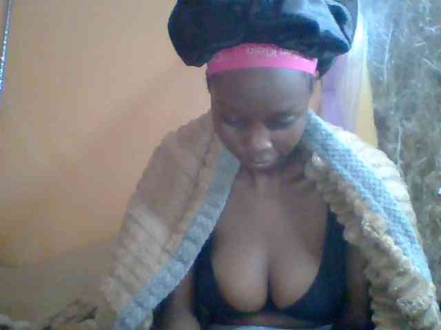 Essyknight Live Webcam on BongaCams