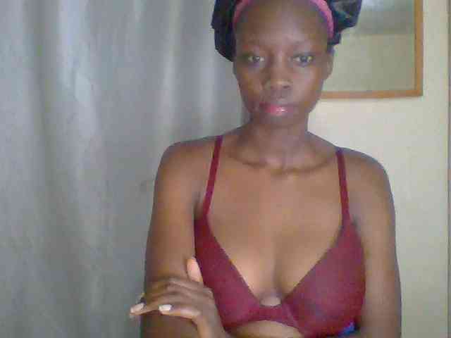 Modèle: Sexyebonyxx