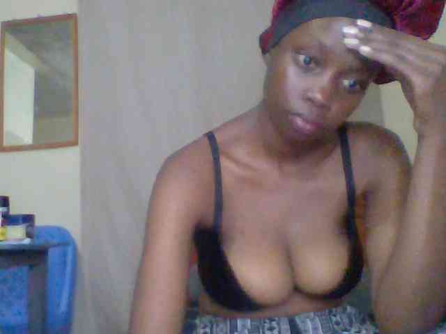 Modèle: Sexyebonyxx
