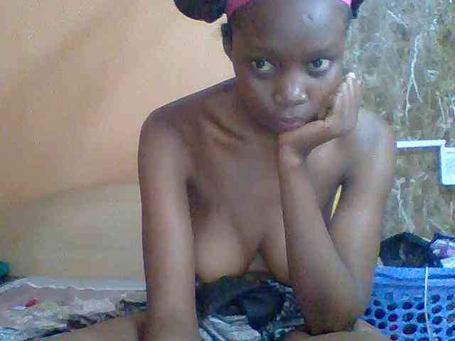 Sexyebonyxx webcam