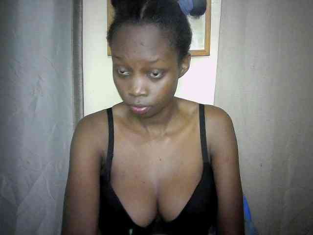 Sexyebonyxx webcam