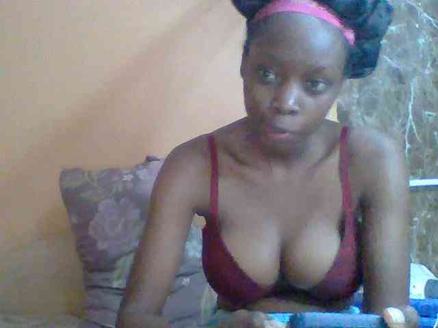 Sexyebonyxx webcam