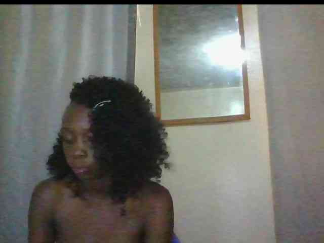 Modèle: Sexyebonyxx