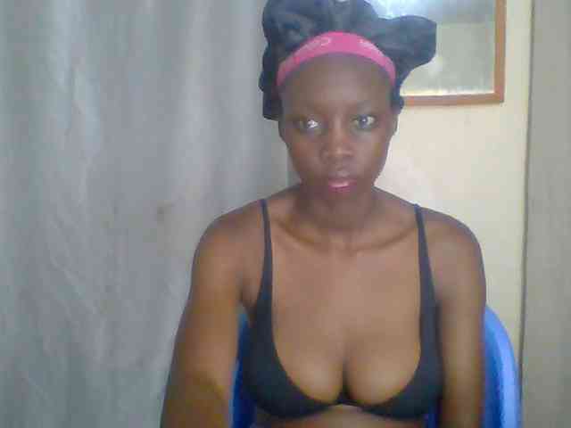 Modèle: Sexyebonyxx