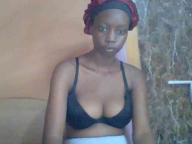 Modèle: Sexyebonyxx