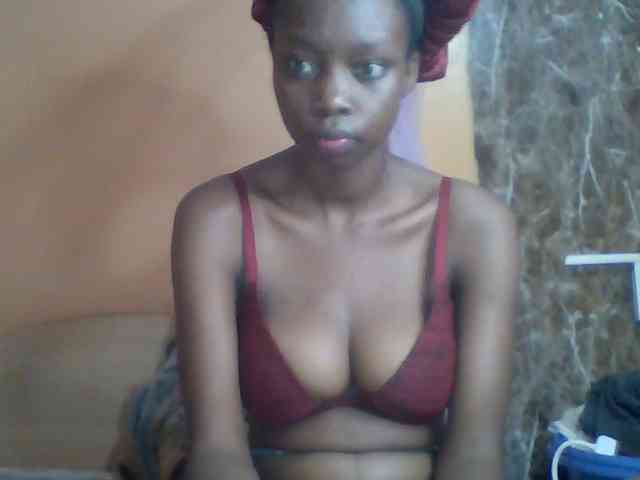 sexyebonyxx's live room