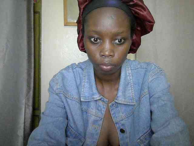 Sexyebonyxx webcam