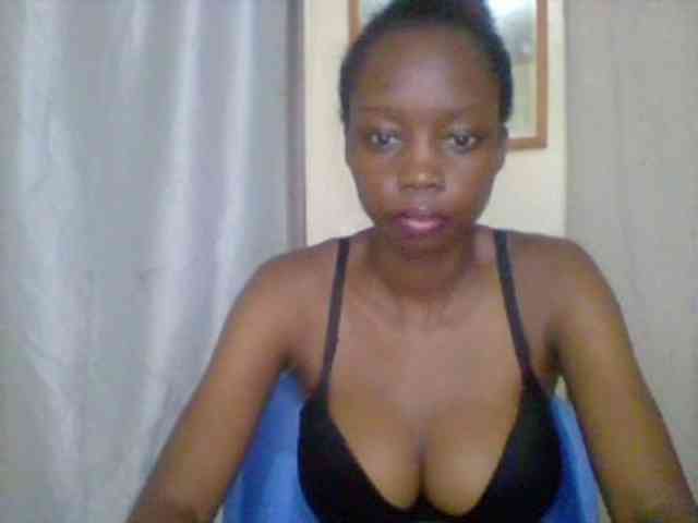 Modèle: Sexyebonyxx
