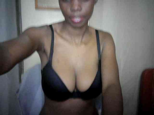 Modèle: Sexyebonyxx