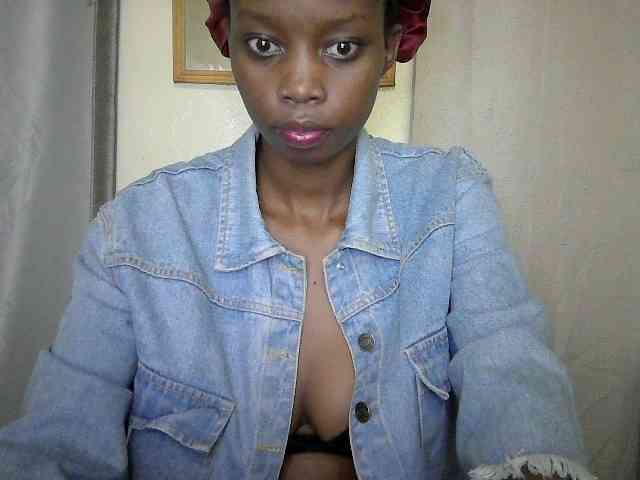 Modèle: Sexyebonyxx