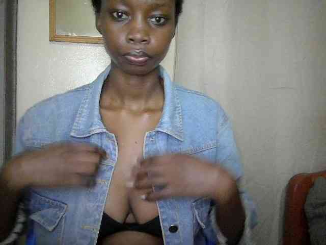 Sexyebonyxx webcam