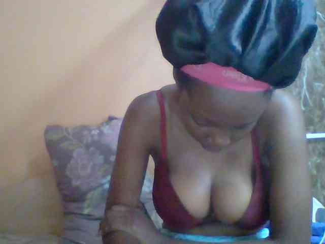 Modèle: Sexyebonyxx