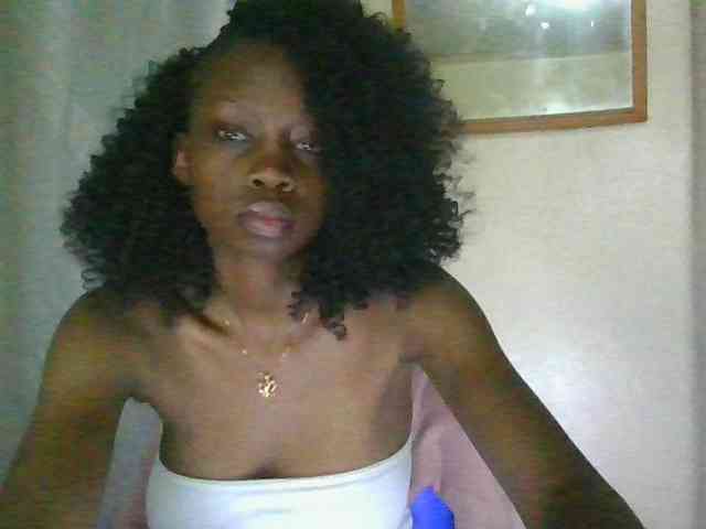 Sexyebonyxx webcam