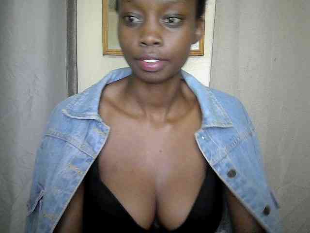 Sexyebonyxx webcam