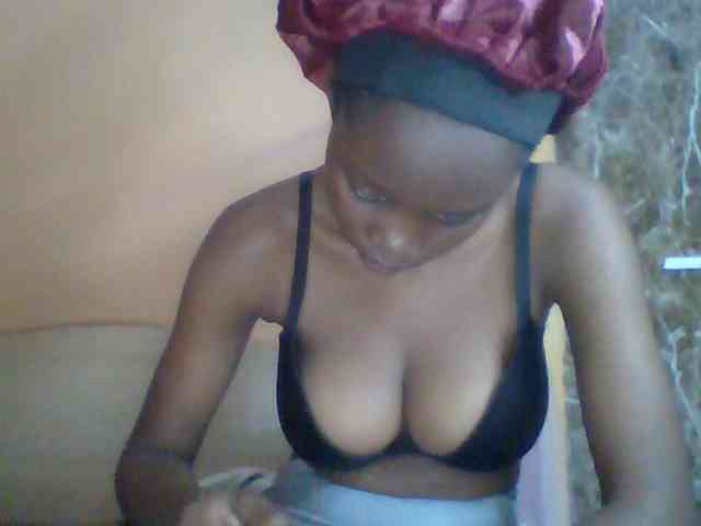 Sexyebonyxx webcam
