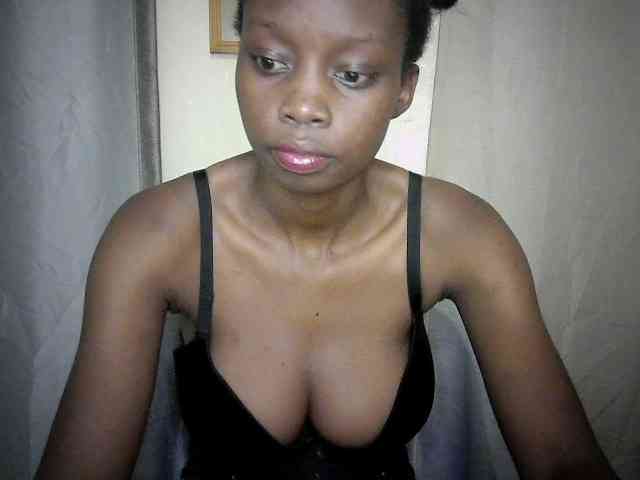 Sexyebonyxx webcam
