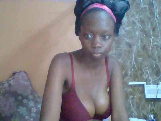 Modèle: Sexyebonyxx