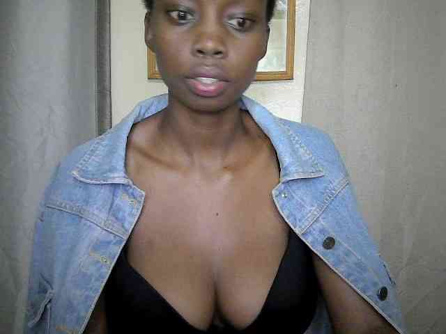 Sexyebonyxx webcam