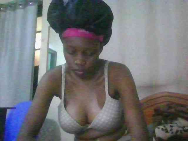 Modèle: Sexyebonyxx