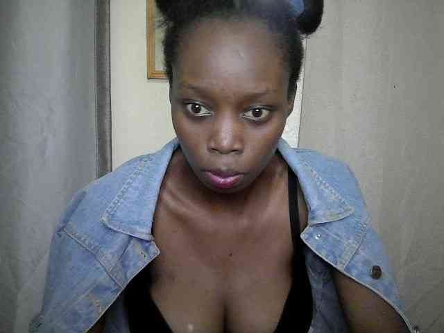Sexyebonyxx webcam