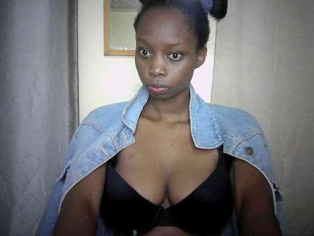 Sexyebonyxx webcam
