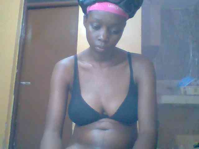 Essyknight Live Webcam on BongaCams
