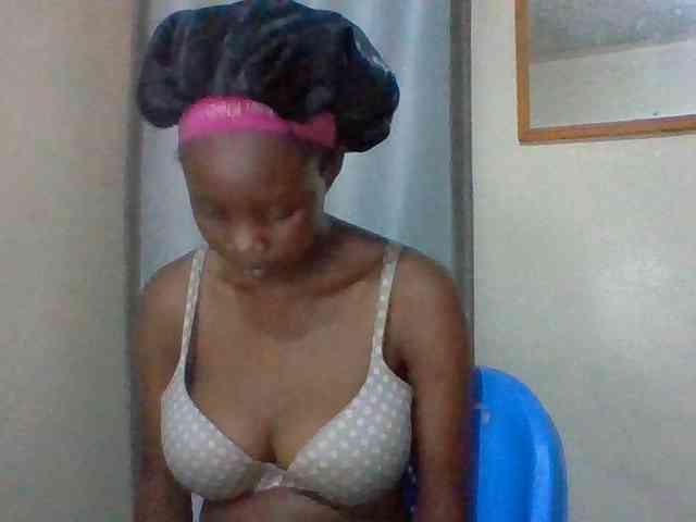 Sexyebonyxx webcam