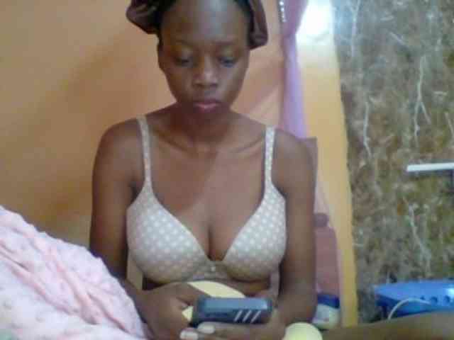 Sexyebonyxx webcam