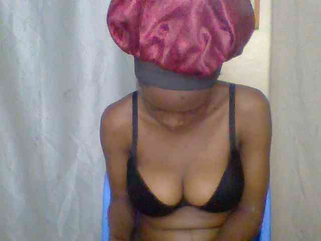 Modèle: Sexyebonyxx