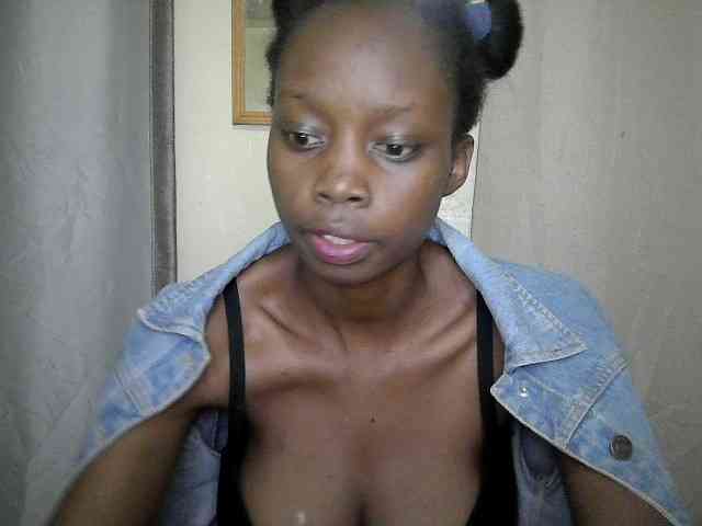 Sexyebonyxx webcam