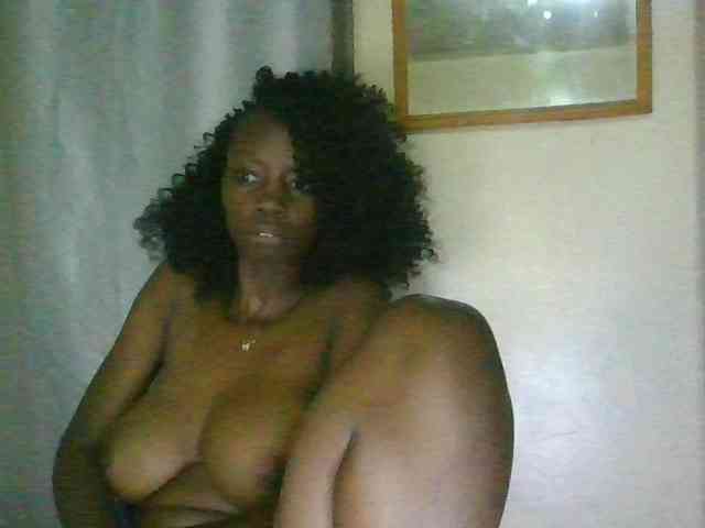 Sexyebonyxx webcam