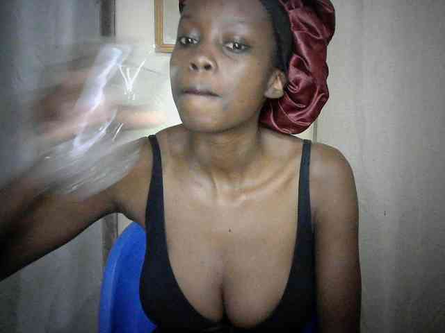 Sexyebonyxx webcam