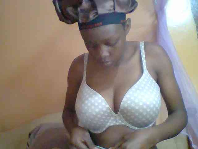 Sexyebonyxx webcam
