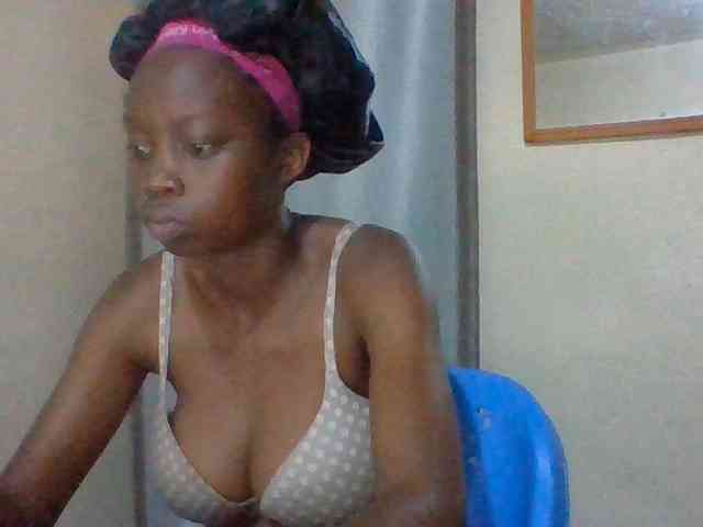 Sexyebonyxx webcam