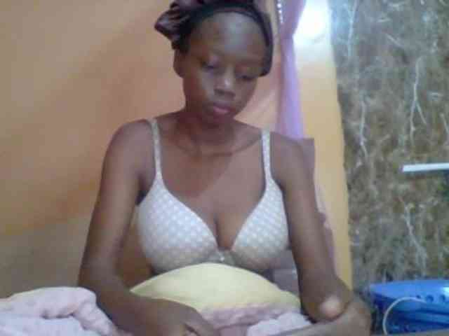 Sexyebonyxx webcam