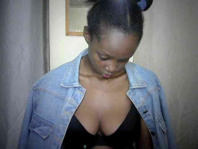 Sexyebonyxx webcam