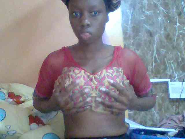 sexyebonyxx's live room
