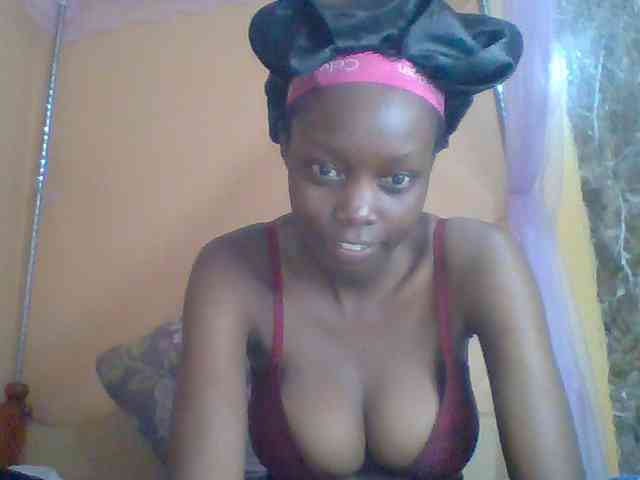 Modèle: Sexyebonyxx