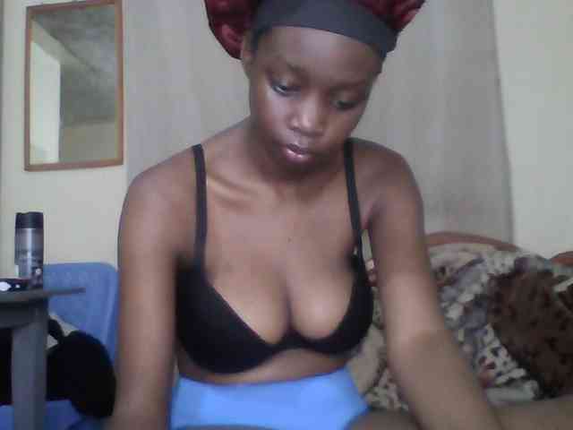 Modèle: Sexyebonyxx