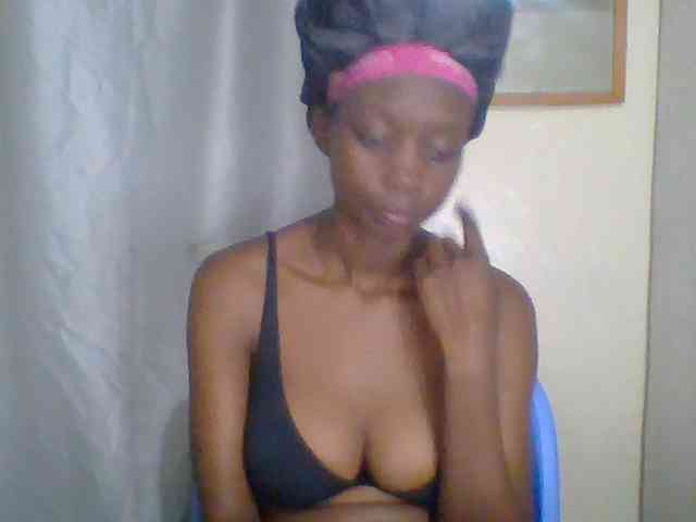 Essyknight Live Webcam on BongaCams
