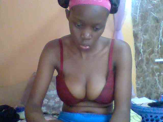 Sexyebonyxx webcam